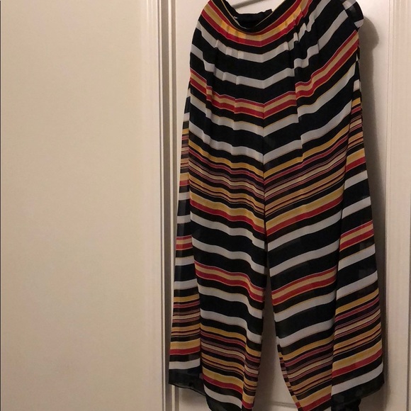 Pants and top - Picture 1 of 2